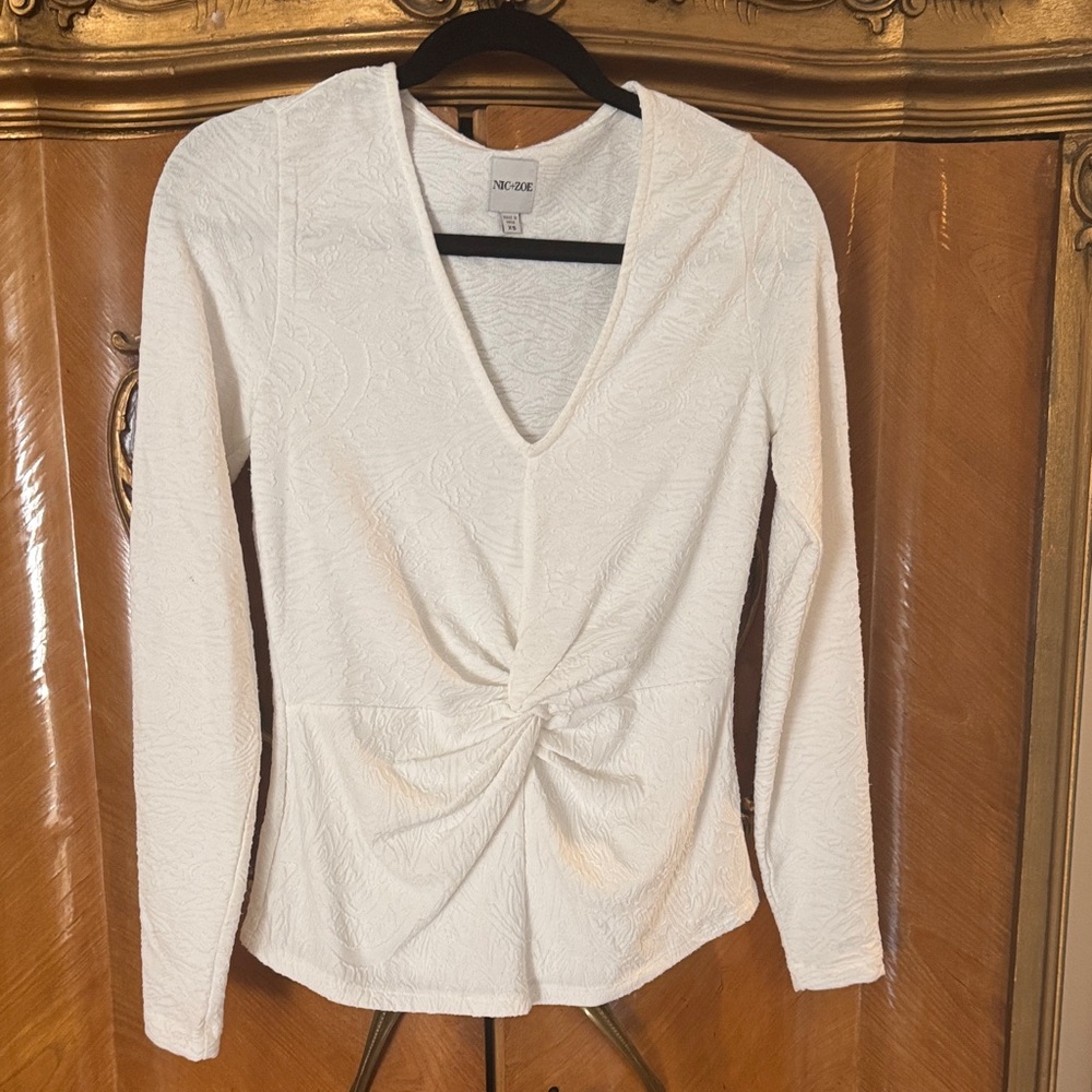 Nic & Zoe White V-Neck Twist Front Top